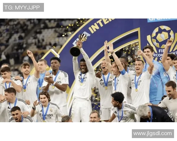 皇马主场迎战亚特兰大首回合较量全景分析与精彩回顾