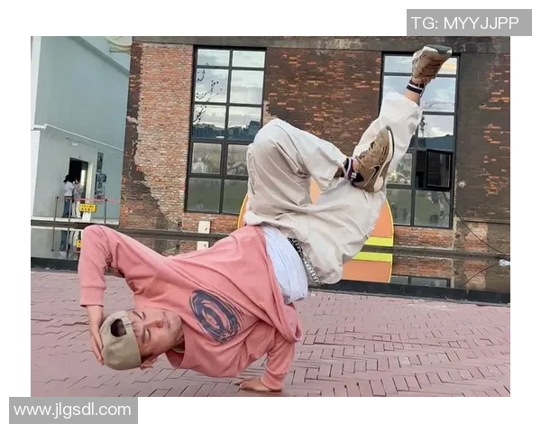 南京街舞队灵活性引发热议舞者们的技术与风格之争 南京街舞队灵活性引发热议舞者们的技术与风格之争