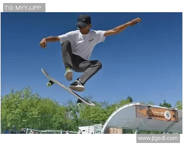 重庆极限运动队在世界滑板锦标赛中的耐力表现与竞技精神分析 重庆极限运动队在世界滑板锦标赛中的耐力表现与竞技精神分析